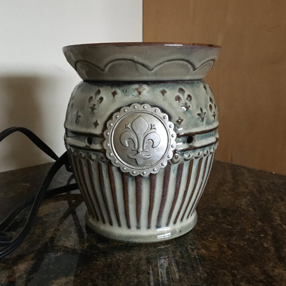 Retired Scentsy Charlemagne Warmer Fleur-De-Lis Sage Green